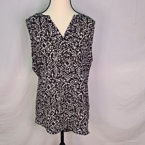 Maurices Black and White Patterned Sleeveless Blouse